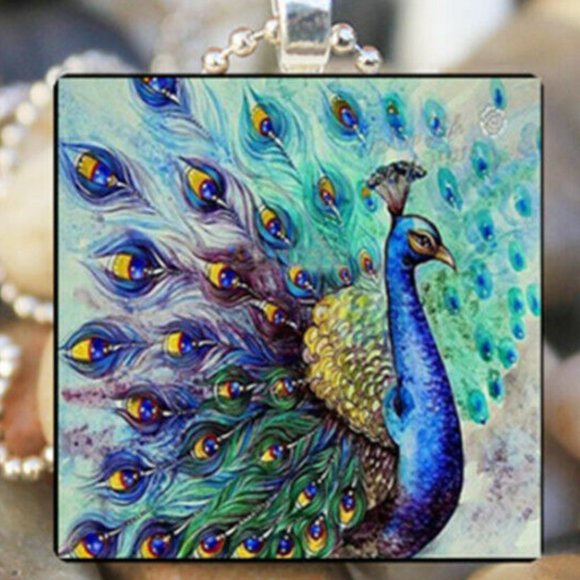 Necklace- NEW- Beautiful Peacock Bird - Picture 1 of 1